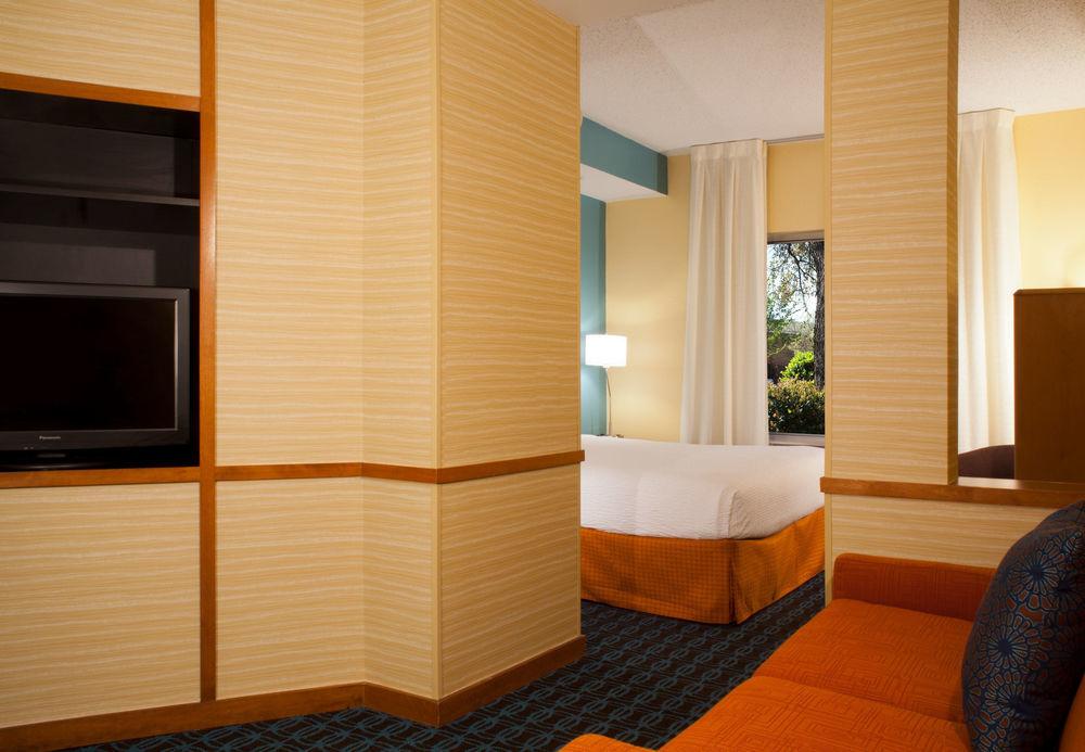 Fairfield Inn & Suites Austin University Area Екстер'єр фото