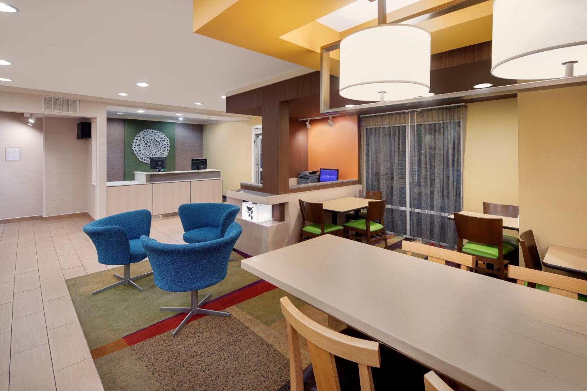 Fairfield Inn & Suites Austin University Area Екстер'єр фото