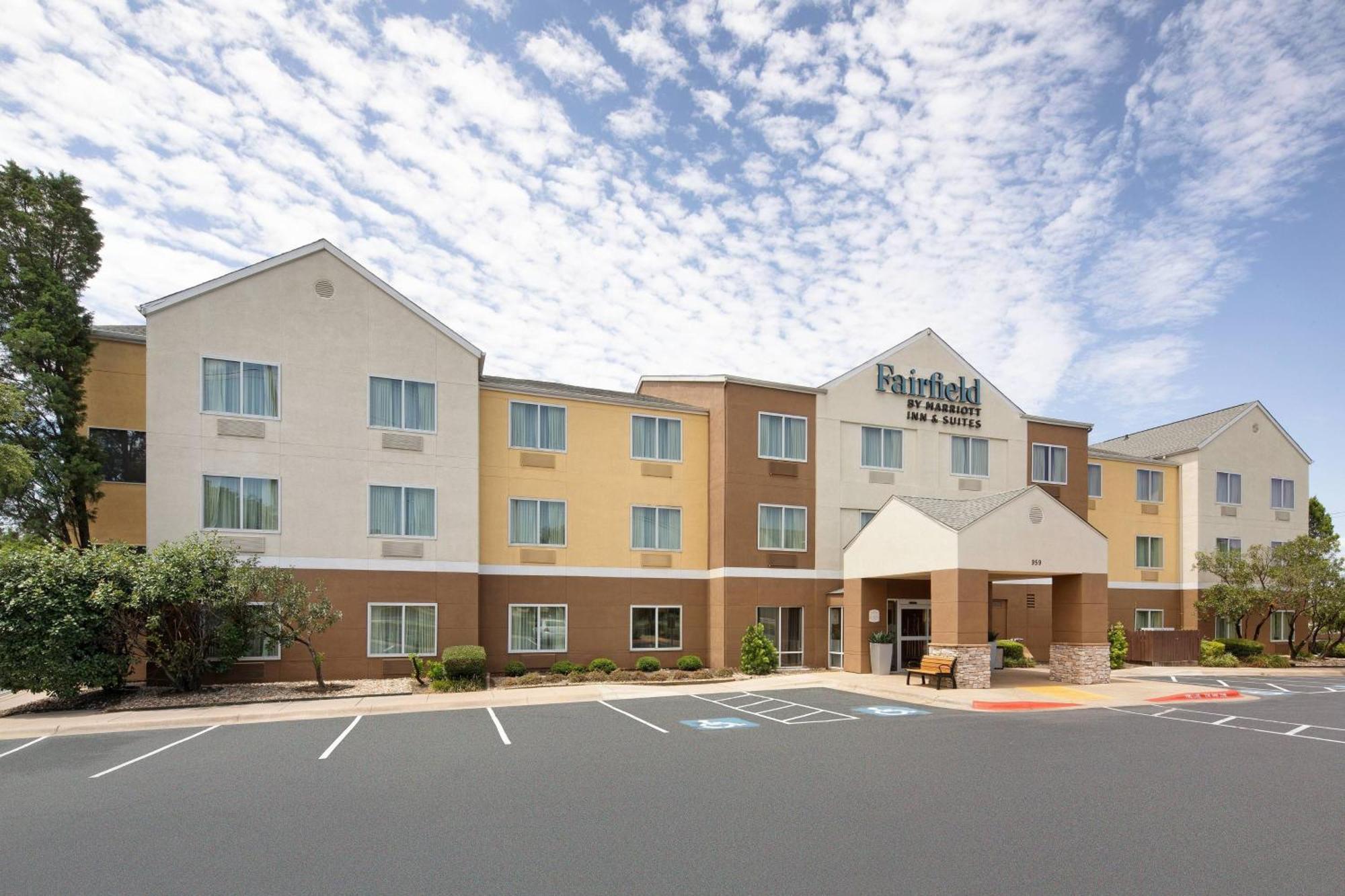 Fairfield Inn & Suites Austin University Area Екстер'єр фото