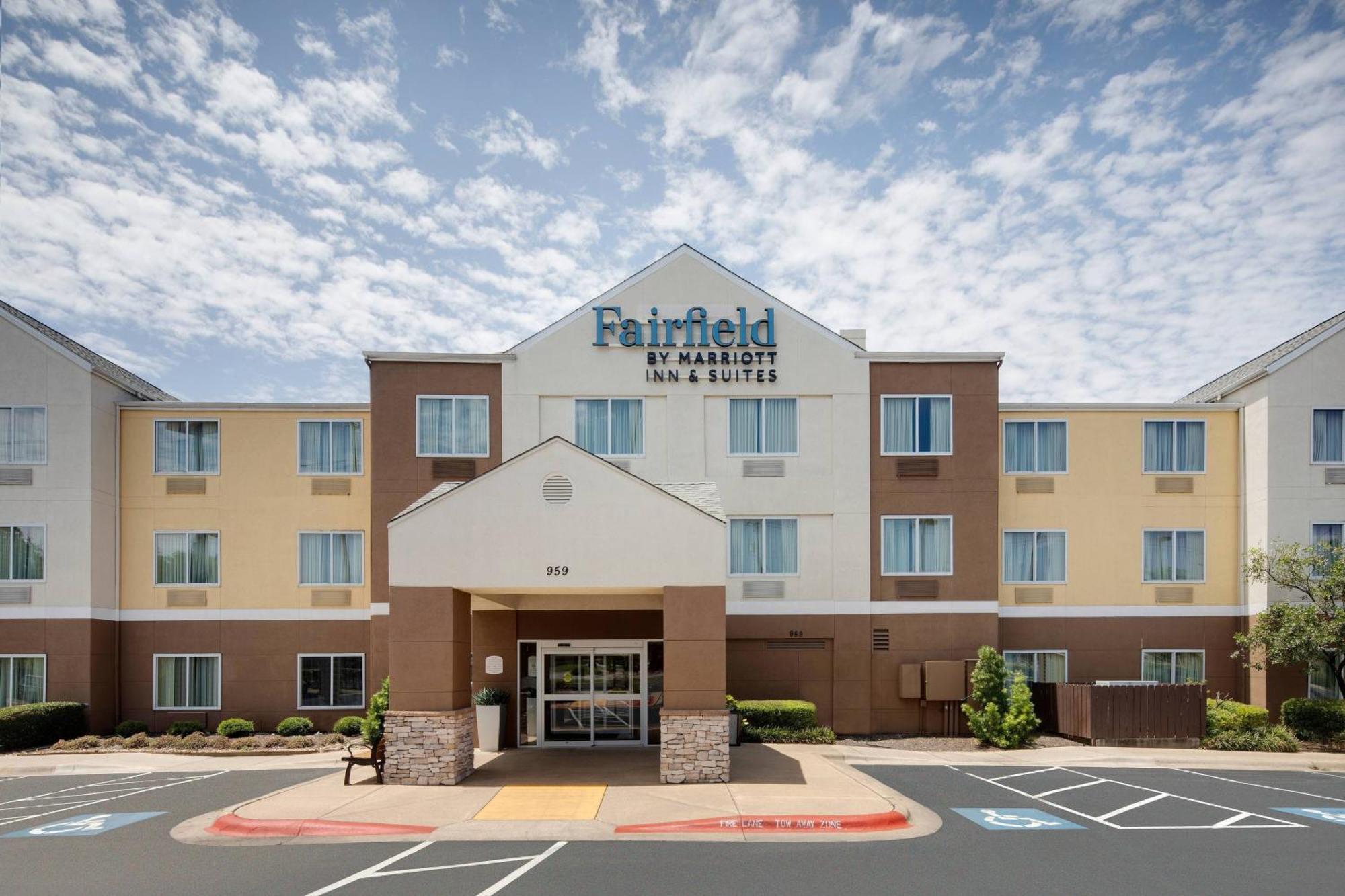 Fairfield Inn & Suites Austin University Area Екстер'єр фото