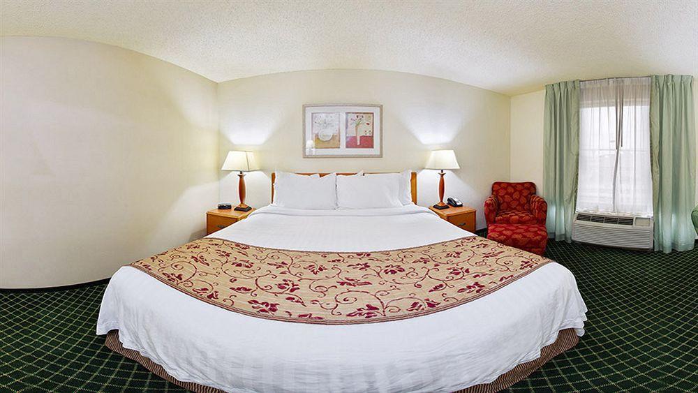 Fairfield Inn & Suites Austin University Area Екстер'єр фото